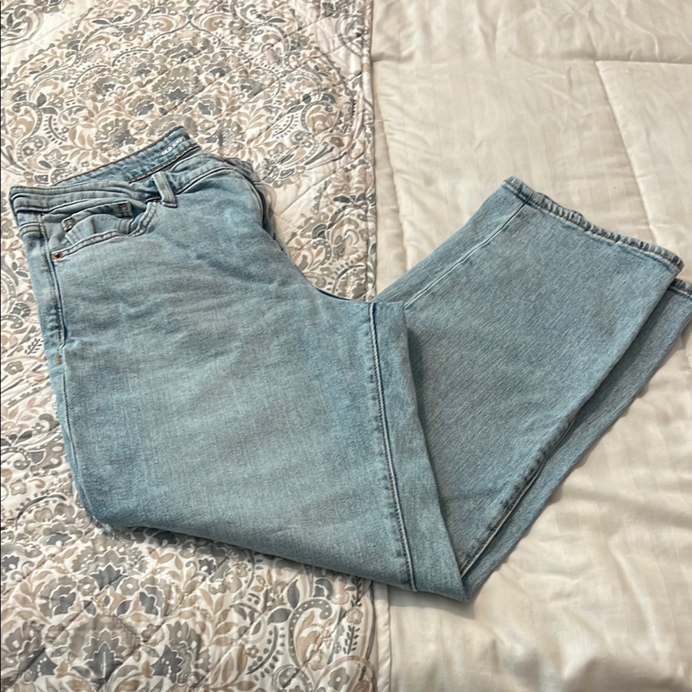 Old Navy Light Wash high rise, loose fit Jeans